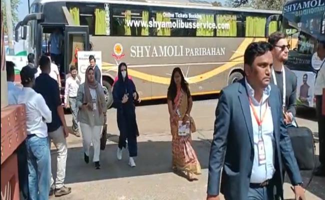 पतरातु रिसोर्ट पहुंचे जी- 20 में शामिल डेलिगेट्स, परंपरागत तरीके से हुआ स्वागत