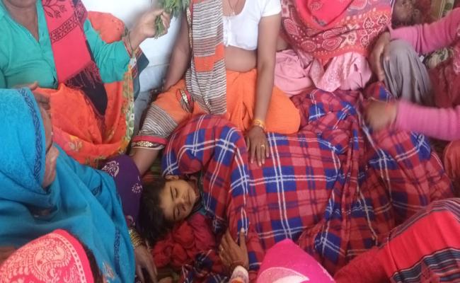 खेतों में काम कर रहे माता-पिता के साथ खेल रही मासूम को गुलदार ने बनाया शिकार