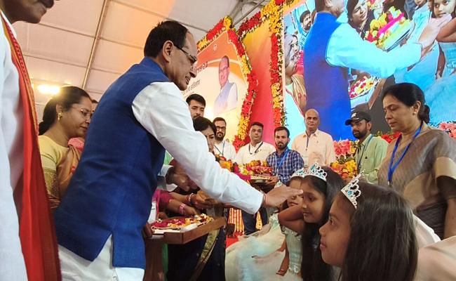 मुख्यमंत्री शिवराज की बड़ी घोषणा, चार तहसीलों को मिलाकर मप्र का नया जिला बनेगा मऊगंज