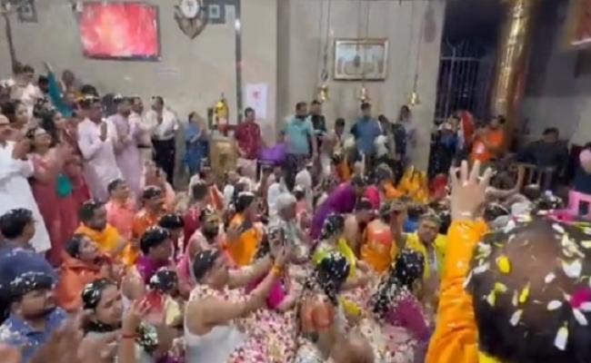 भस्म आरती में बाबा महाकाल संग खेली गई 40 क्विंटल फूलों से होली