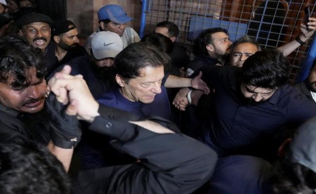 पाकिस्तान: इमरान पर लटकी गिरफ्तारी की तलवार, वारंट रद्द करने की याचिका खारिज