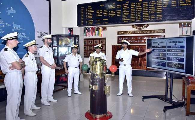 फ्रांसीसी नौसेना के पोत कोच्चि दौरे पर, संयुक्त सैन्य अभ्यास भी करेंगे