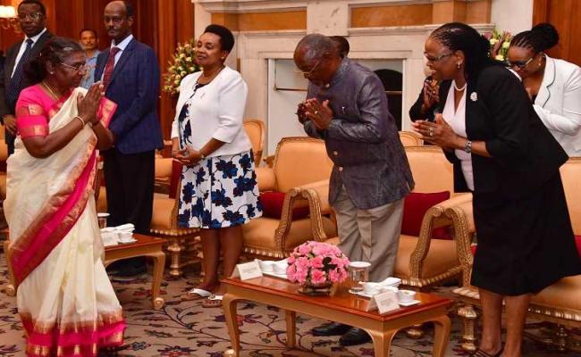 केन्या के सर्वोच्च न्यायालय के प्रतिनिधिमंडल ने राष्ट्रपति मुर्मू से की मुलाकात