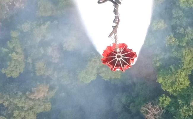 गोवा के जंगलों में लगी आग बुझाने को वायु सेना और नौसेना ने तैनात किये हेलीकॉप्टर