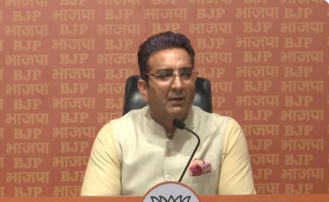 भाजपा ने सिसोदिया, कविता, तेजस्वी पर साधा निशाना कहा- विक्टिम कार्ड खेल रहे हैं भ्रष्टाचारी