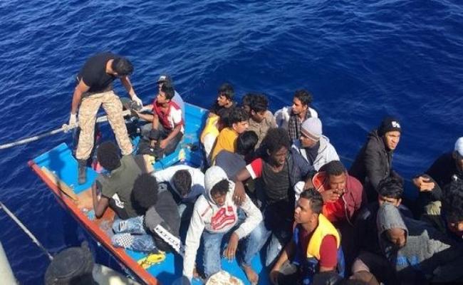 छोटी नौकाओं में सवार होकर अवैध रूप से ब्रिटेन पहुंच रहे भारतीय