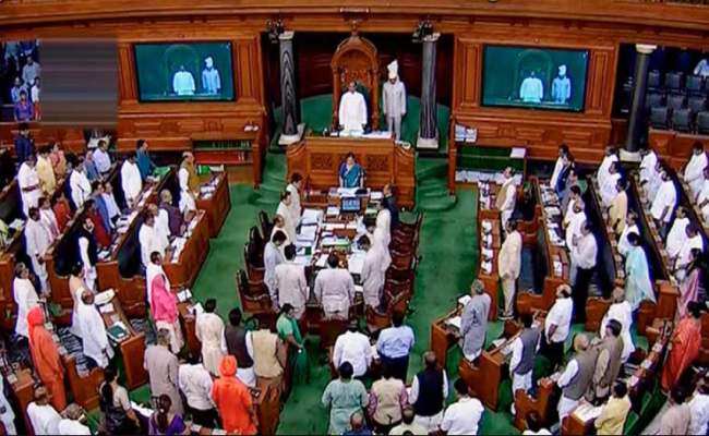 लोकसभा की कार्यवाही 2:00 बजे तक के लिए स्थगित, राहुल का लंदन में दिए बयान बना मुद्दा