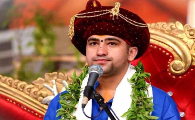 पंडित धीरेन्द्र शास्त्री बोले- तीन-चार बच्चे पैदा करो, दो को रामजी के काम में लगाओ