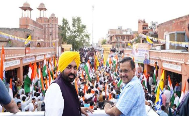 भाजपा-कांग्रेस ने राजस्थान को लूटा, घोटालों की पोल खोलेंगे : केजरीवाल