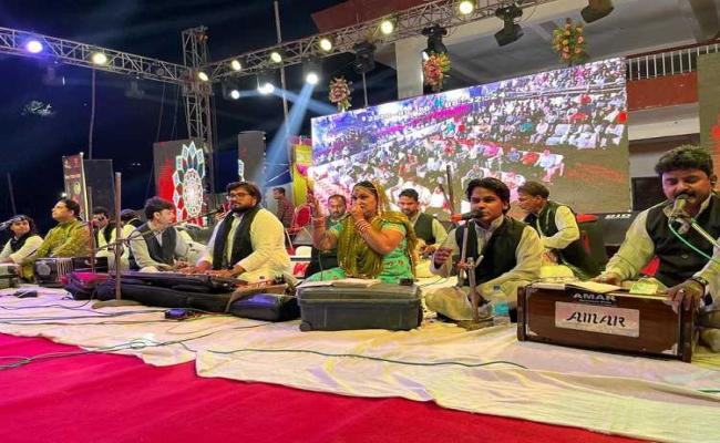 बिहार दिवस के समापन समारोह में कव्वाली पर झूमे दर्शक, गजल ने भी खूब रिझाया