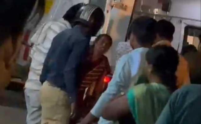 भदोही में हुए भीषण सड़क हादसे में तीन की मौत, दो घायल