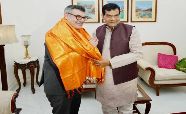 नगर विकास मंत्री से मिले अमेरिकन एंबेसी के मिनिस्टर काउंसलर, निवेश पर चर्चा