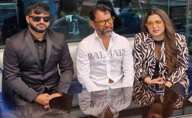 एनआरआई अभिषेक किंग कुमार बनाएंगे, निरहुआ, आम्रपाली और अक्षरा सिंह के साथ फ़िल्म