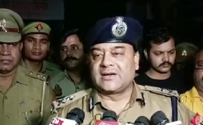 कानपुर में एशिया की सबसे बड़ी मार्केट में आग, अब तक करोड़ों के नुकसान की आशंका