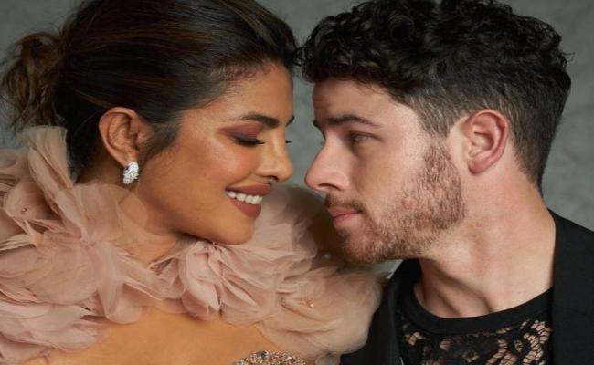 द ग्रेट इंडियन म्यूजिकल नाइट में पति संग दिखीं प्रियंका चोपड़ा