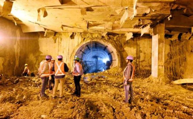 गंगा के तल से गुजरते हुए मेट्रो के दो रेक पहुंचेंगे हावड़ा