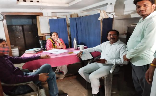 राजकीय आयुर्वेदक चिकित्सालय कंचौसी में मरीजो से दवाई के नाम पर वसूले जा रहे रूपये