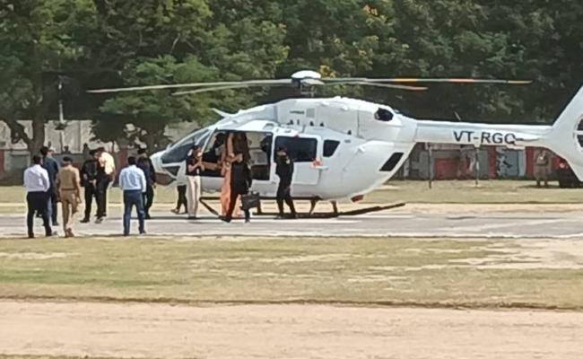 मुख्यमंत्री योगी आदित्यनाथ पहुंचे वाराणसी,भाजपा पदाधिकारियों के साथ बैठक करेंगे