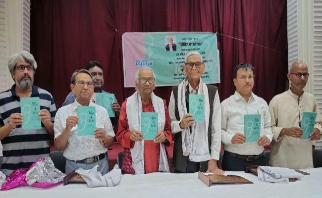 'तू मुझे लाइक कर, मैं तुझे लाइक करुं, आजकल यही चल रहा हैः नरेश सक्सेना