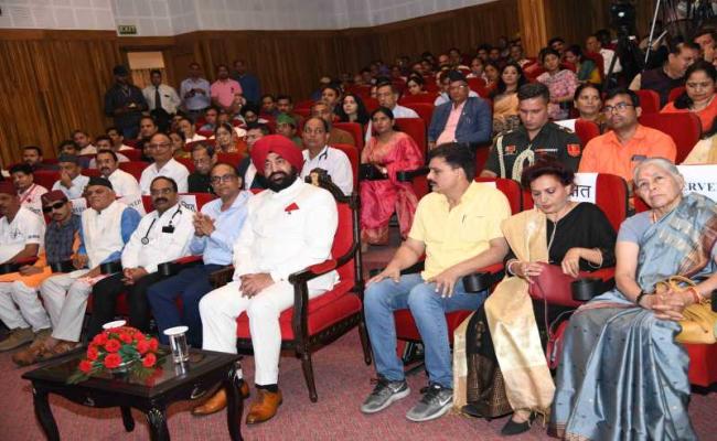 उत्तराखंड : राज्यपाल बोले, प्रधानमंत्री ने 'मन की बात' से रेडियो काे दिया नया जीवंत रूप