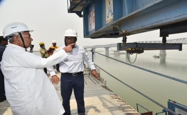 नीतीश ने जेपी सेतु और बिदुपुर-6 लेन ग्रीन फिल्ड पुल परियोजना की प्रगति का लिया जायजा