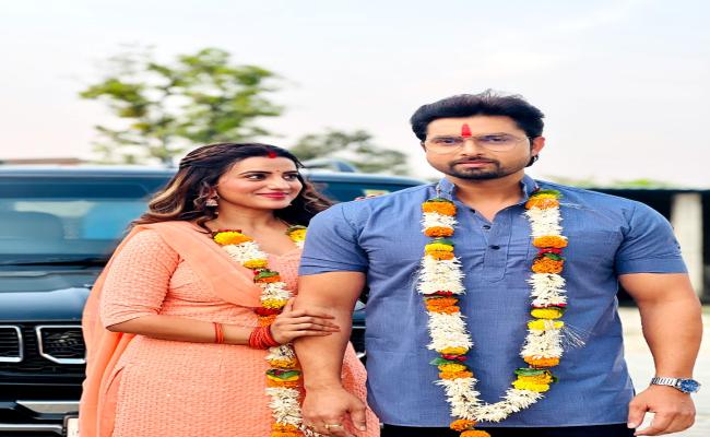 विक्रांत सिंह राजपूत के साथ गले में वरमाला डाले वायरल हुआ अक्षरा सिंह का फोटो