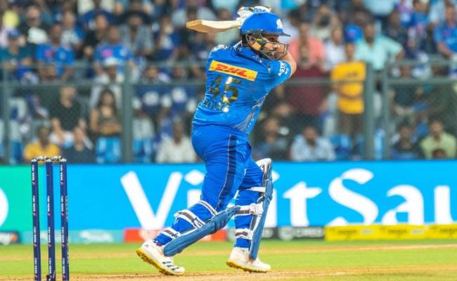 टी-20 क्रिकेट में 11,000 रन बनाने वाले दूसरे भारतीय बल्लेबाज बने रोहित शर्मा