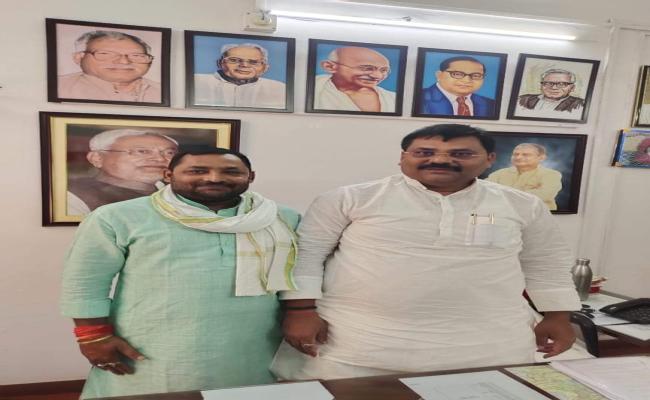 रमेश सिंह बने जदयू प्रदेश सचिव के साथ हरलाखी विधानसभा के प्रभारी