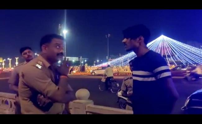 लखनऊ: स्टंटबाज मॉडल यूट्यूबर ब्लॉगर की मोटर साइकिल सीज