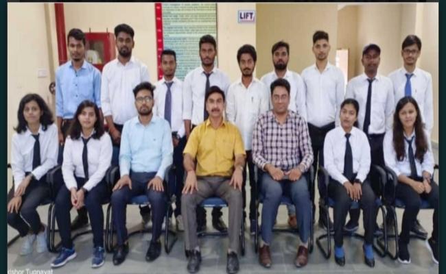 18 छात्रों का बिजनेस डेवलपमेंट एसोसिएट के पद पर कैंपस प्लेसमेंट