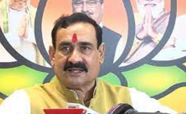 मप्र: गृह मंत्री ने इंदौर में भगवा जिहाद के पोस्टर लगाने के मामले में दिए जांच के निर्देश