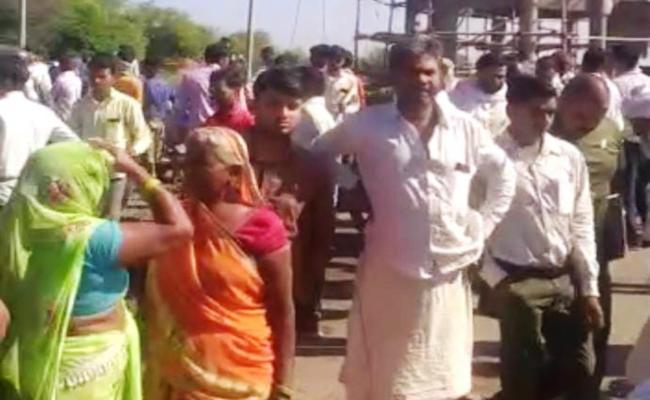 ट्रेक्टर ट्रॉली और बाइक की भिडंत में महिला की मौत