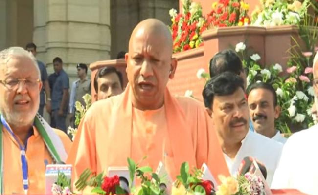 चौधरी चरण सिंह के सपनों को पूरा कर रही डबल इंजन की सरकार: योगी आदित्यनाथ