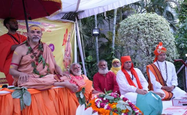 शंकराचार्य स्वामी अविमुक्तेश्वरानंद संत समागम में शामिल हाेने के लिए जम्मू प्रवास पर