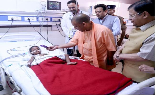 जीवा हत्याकांड : ट्रामा सेंटर पहुंचकर घायल बच्ची से मिले मुख्यमंत्री