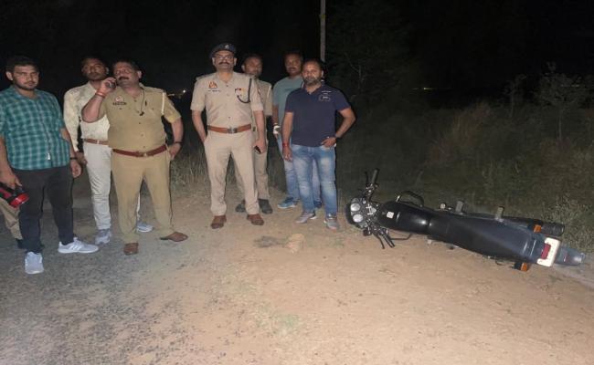 मध्य प्रदेश के तीन बदमाश मुठभेड़ में गिरफ्तार, एक को लगी गोली