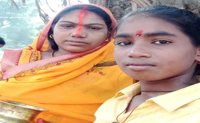 संदिग्ध अवस्था में पंखे से लटका हुआ मिला मां बेटी का शव, छानबीन में जुटी पुलिस