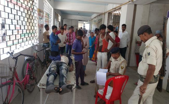 पिकअप गाड़ी से बाइक की टक्कर में जीजा की मौत,साला घायल