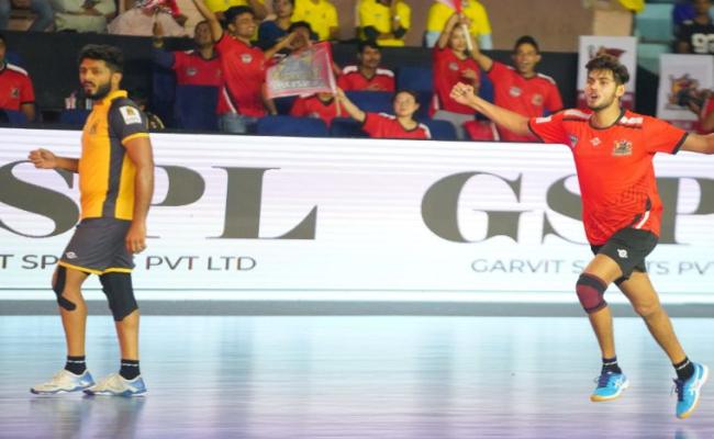 प्रीमियर हैंडबॉल लीग : रोमांचक मैच में दिल्ली पैंजर्स ने गर्वित गुजरात को हराया