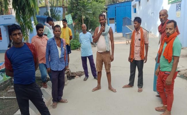 स्कॉर्पियो ने तीन युवकों को कुचला, एक की मौत