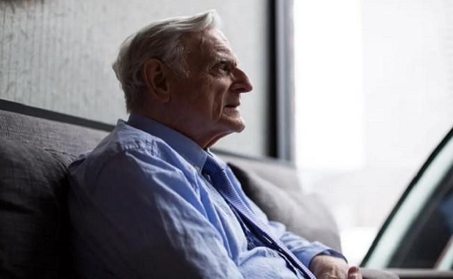 लिथियम-आयन बैटरी निर्माता वैज्ञानिक जॉन बी गुडएनफ का 100 वर्ष की आयु में निधन