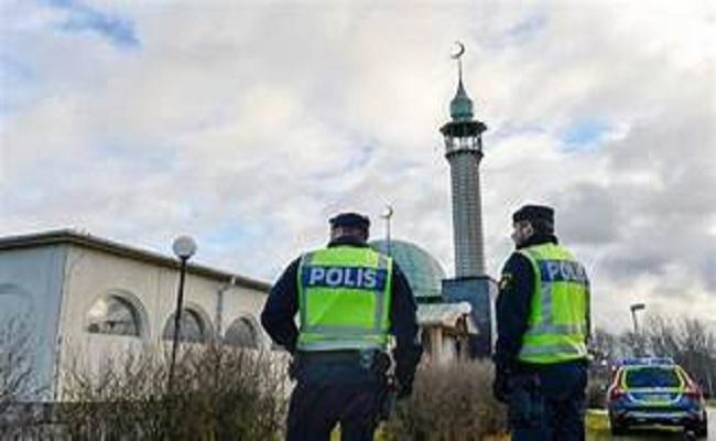 स्वीडन में मस्जिद के बाहर कुरान जलाकर प्रदर्शन करने की पुलिस ने दी मंजूरी