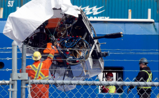 बाहर निकाला गया टाइटन पनडुब्बी का मलबा, पांच लोगों की हुई थी मौत