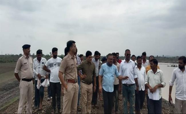 सागरः कलेक्टर-पुलिस अधीक्षक ने किया निवारी जलाशय का निरीक्षण