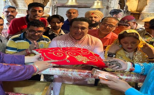 फिल्म स्टार गोविंदा ने मां चिंतपूर्णी के दरबार में हाजिरी भरी