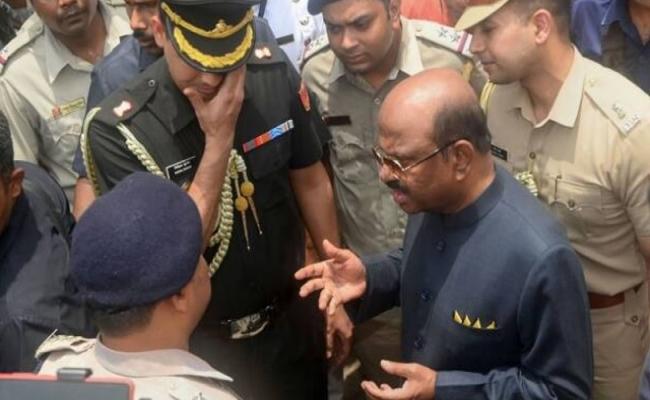 राज्यपाल के बुलावे पर नहीं पहुंचे थे चुनाव आयुक्त, गवर्नर ने भेजा सीलबंद पत्र