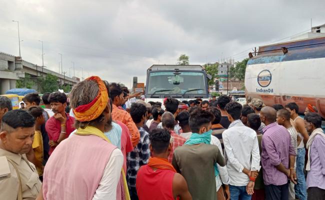 फोरलेन पर सड़क हादसे में युवक की मौत, एक घंटे तक जाम रहा है एनएच