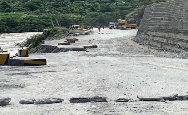 चहचहाने वाला अमरनाथ यात्रा मार्ग सूना, आज दोपहर तक वैकल्पिक सड़क तैयार होने की संभावना