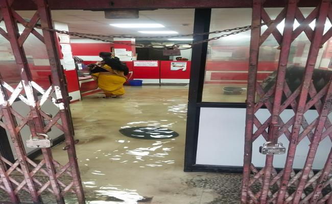 उत्तराखंड : जल प्रलय से तीर्थनगरी में दिखा गंगा का रौद्ररूप, एम्स की इमरजेंसी और सरकारी अस्पताल में घुसा पानी, मरीजों को हो रही दिक्कत