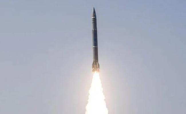 उत्तर कोरिया ने दो बैलिस्टिक मिसाइल दाग वाशिंगटन, जापान और सियोल को दिखाई ताकत